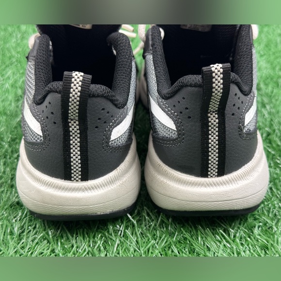 Men’s Reebok Shoes - Picture 4 of 7